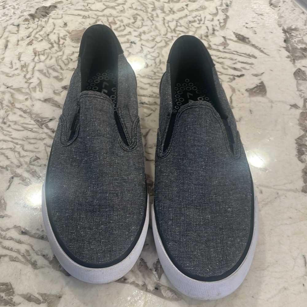 LUGZ men’s slip on sneakers